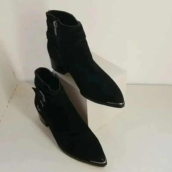 Marc Fisher booties a block heel and point toe - Picture 6 of 8